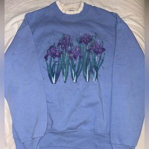 Flower crew neck